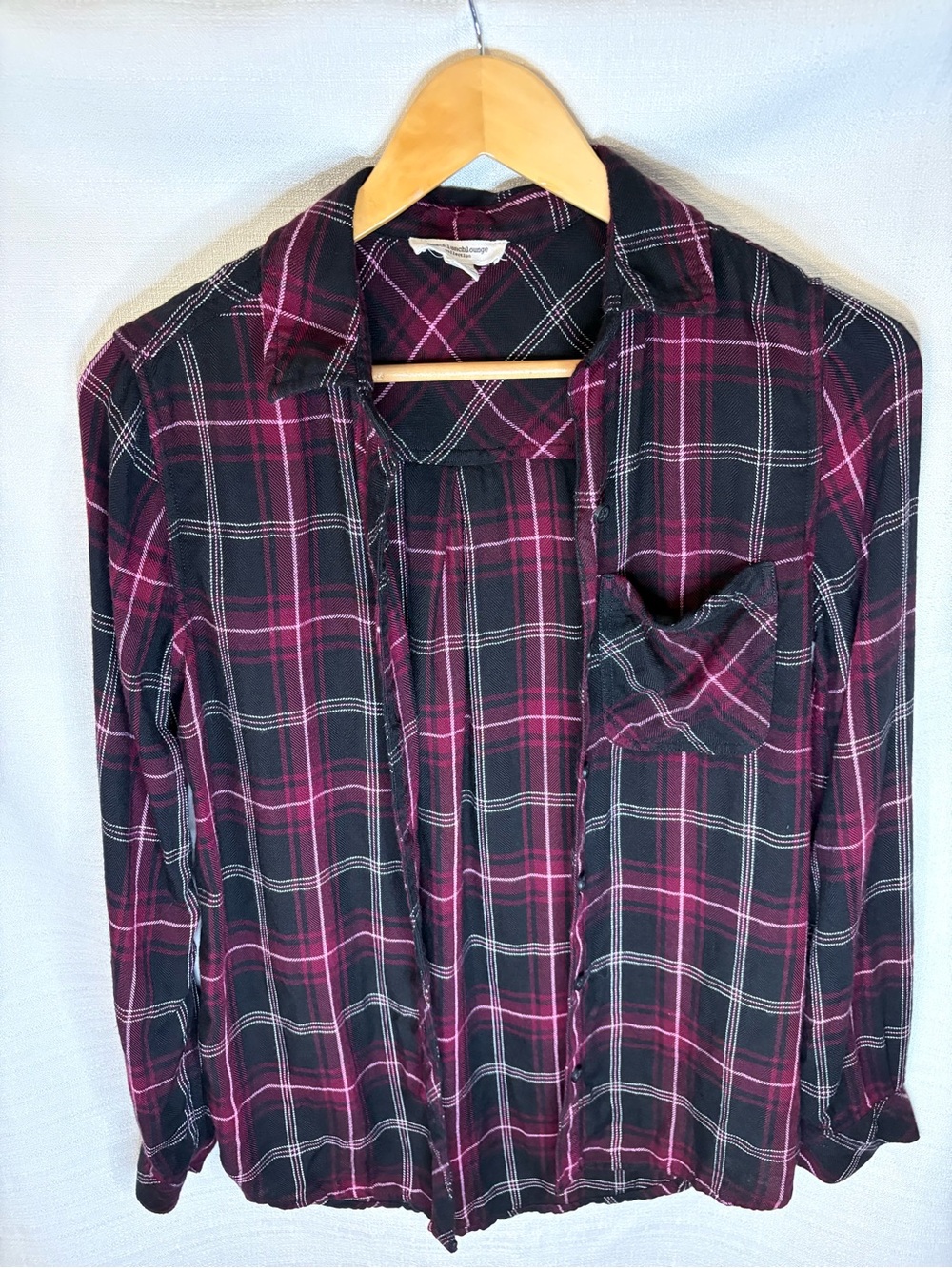beachlunchlounge Black & Magenta Plaid Button-Down Shirt